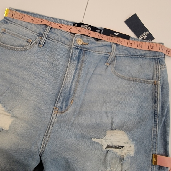 Hollister ULTRA HIGH-RISE MOM Jean Size 31 Light Wash Distressed NEW! - Picture 8 of 14